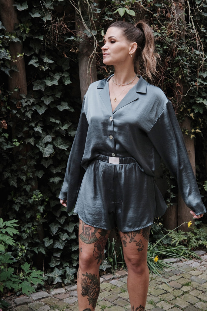 Silky Shorts Hertha Mauersegler